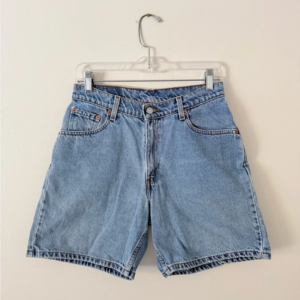 VTG Levi's 647 Denim Shorts Jr Womens 9 Light Wash 90s HighRise Mom 6.5” Shorts - Picture 2 of 14